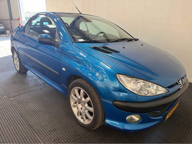 Peugeot - 206 cc - personenauto - 2002 - afbeelding 26 van  26