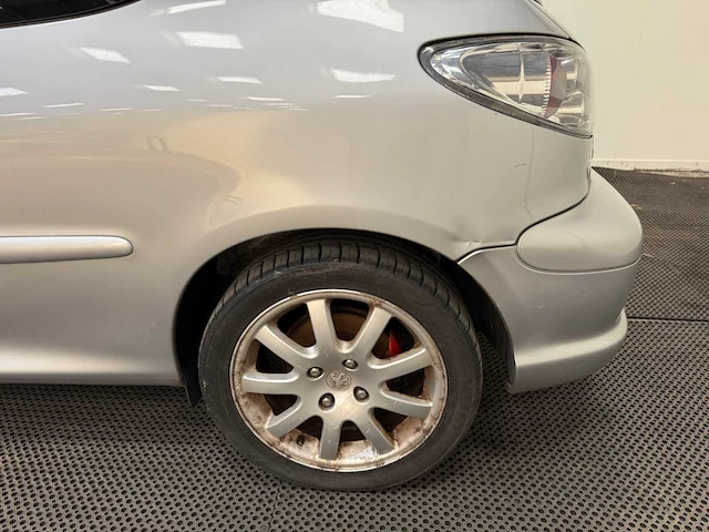 Peugeot - 206 gt - grand tourisme - personenauto - 1999 - afbeelding 17 van  26