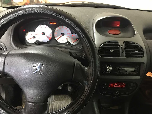 Peugeot - 206 sw - 1.4-16v xs -export kenteken. (89-rf-fj) - afbeelding 2 van  23