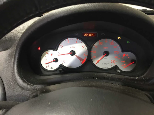 Peugeot - 206 sw - 1.4-16v xs -export kenteken. (89-rf-fj) - afbeelding 3 van  23