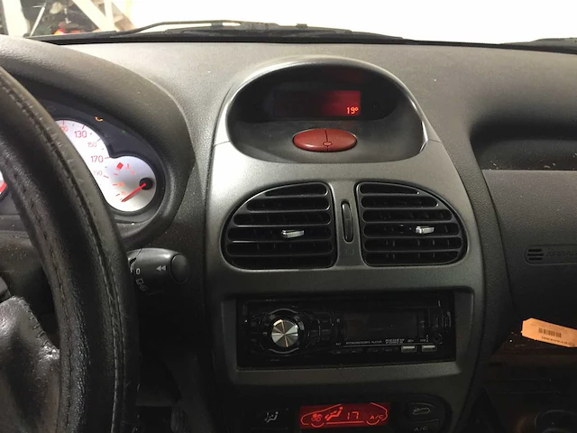 Peugeot - 206 sw - 1.4-16v xs -export kenteken. (89-rf-fj) - afbeelding 5 van  23