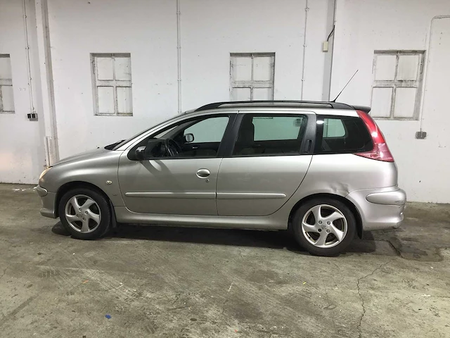 Peugeot - 206 sw - 1.4-16v xs -export kenteken. (89-rf-fj) - afbeelding 12 van  23