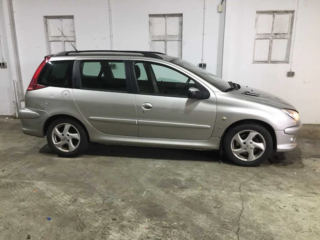 Peugeot - 206 sw - 1.4-16v xs -export kenteken. (89-rf-fj) - afbeelding 20 van  23