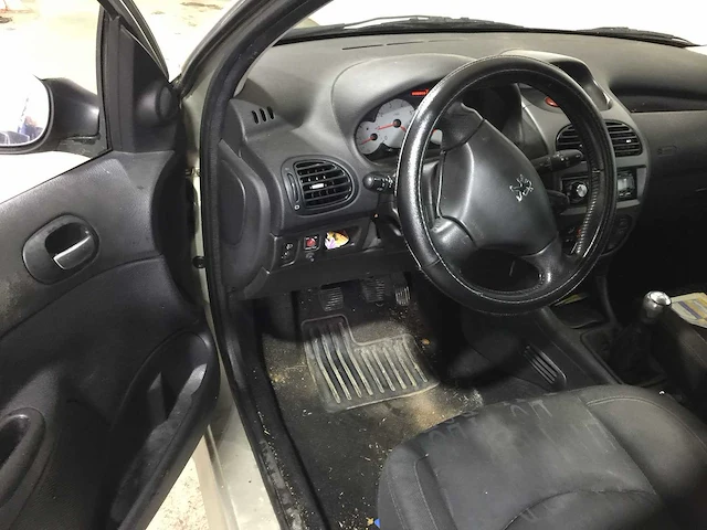Peugeot - 206 sw - 1.4-16v xs -export kenteken. (89-rf-fj) - afbeelding 23 van  23
