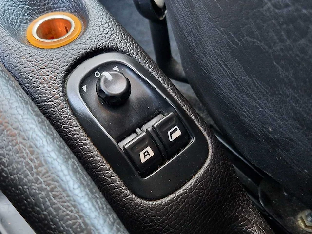 Peugeot - 206 sw - 1.6-16v xs - 28-lg-px - 2003 - nap - afbeelding 9 van  21