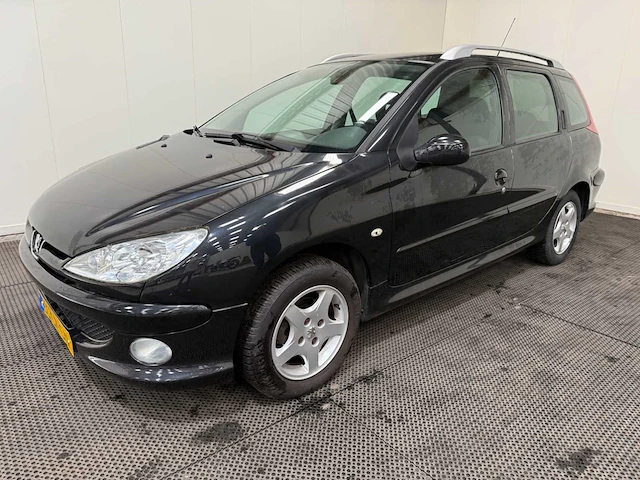 Peugeot - 206 sw - personenauto - 2006 - afbeelding 12 van  28