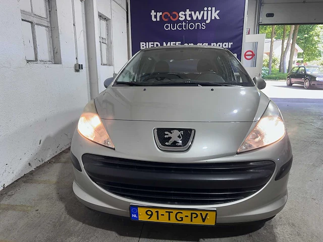 Peugeot - 207 - 1.4-16v xr - 91-tg-pv - afbeelding 16 van  17