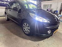 Peugeot - 207 - 1.4 vti look - 21-jfs-2 - afbeelding 12 van  16
