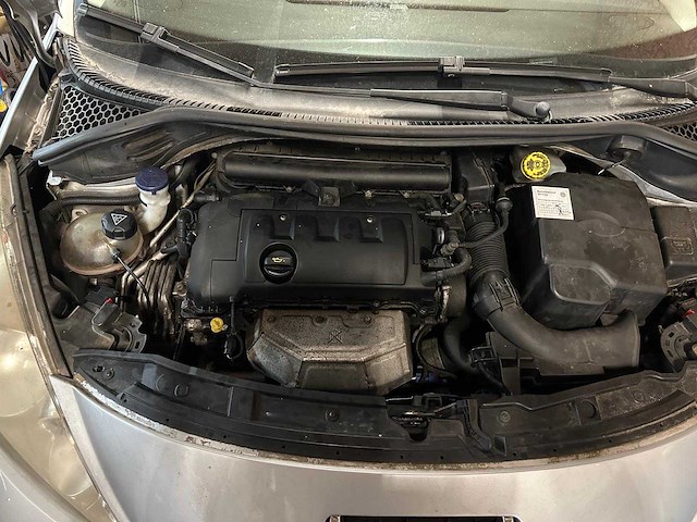 Peugeot - 207 - 1.4 vti look - 74-jht-7 - 2009 - afbeelding 7 van  9