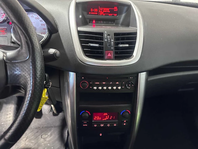 Peugeot - 207 - 1.4 vti xs pack - 97-zk-hx - afbeelding 6 van  19