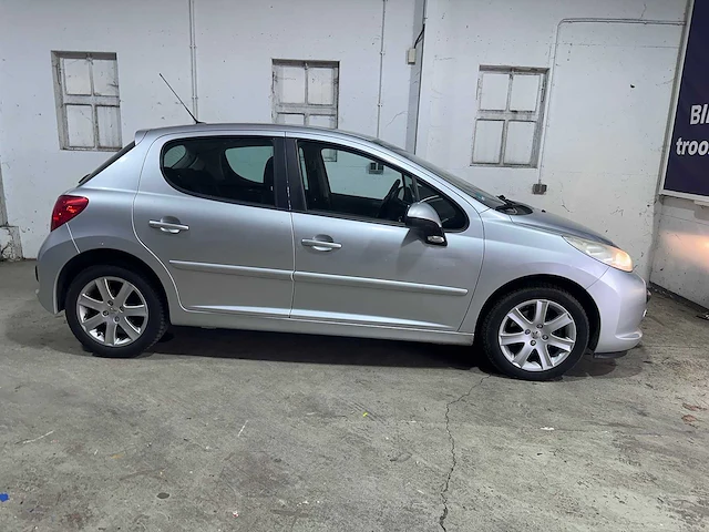 Peugeot - 207 - 1.6 vti xs - 62-jxj-5 - afbeelding 18 van  21