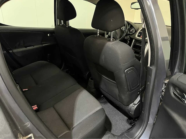 Peugeot - 207 - personenauto - 2009 - afbeelding 6 van  27