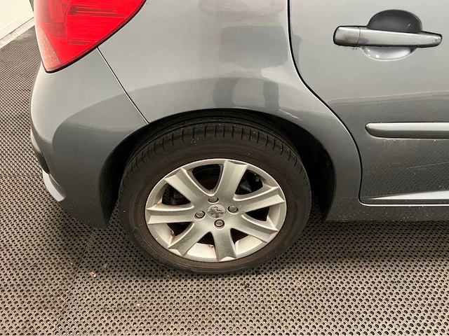 Peugeot - 207 - personenauto - 2009 - afbeelding 8 van  27