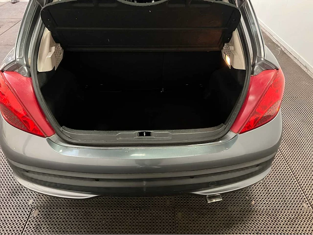 Peugeot - 207 - personenauto - 2009 - afbeelding 18 van  27