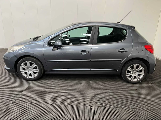 Peugeot - 207 - personenauto - 2009 - afbeelding 21 van  27