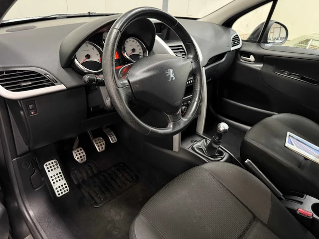 Peugeot - 207 - personenauto - 2011 - afbeelding 2 van  23