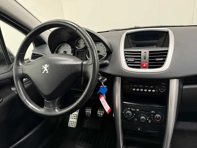 Peugeot - 207 - personenauto - 2011 - afbeelding 3 van  23