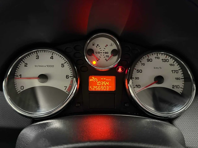 Peugeot - 207 - personenauto - 2011 - afbeelding 6 van  23