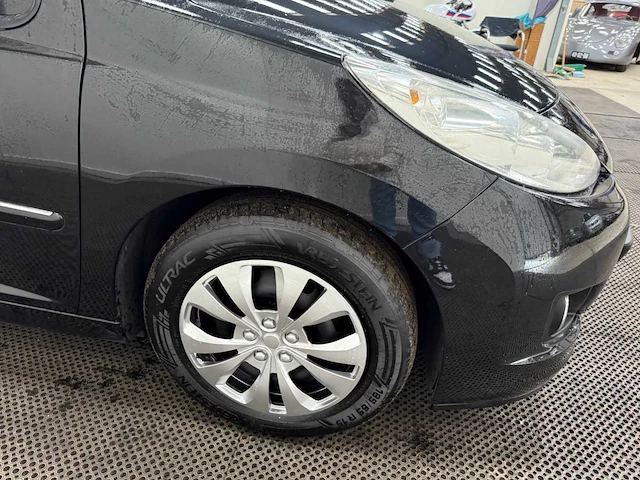 Peugeot - 207 - personenauto - 2011 - afbeelding 10 van  23