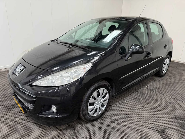 Peugeot - 207 - personenauto - 2011 - afbeelding 1 van  23