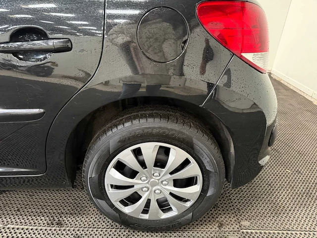 Peugeot - 207 - personenauto - 2011 - afbeelding 13 van  23