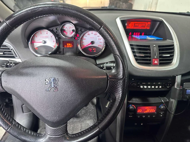 Peugeot - 207 sw - 1.4 vti xs - 15-jbx-7 - afbeelding 2 van  20