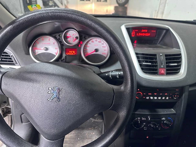 Peugeot - 207 sw - 1.4 vti xs - 81-njt-9 - afbeelding 10 van  24