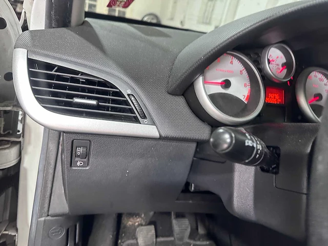 Peugeot - 207 sw - 1.4 vti xs - 81-njt-9 - afbeelding 13 van  24