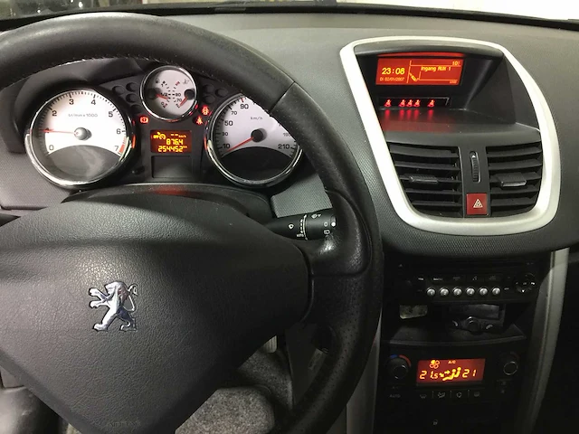 Peugeot - 207 sw - 1.6 vti xs - 82-nkr-7 - afbeelding 2 van  25