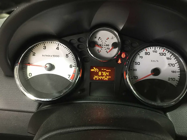 Peugeot - 207 sw - 1.6 vti xs - 82-nkr-7 - afbeelding 3 van  25