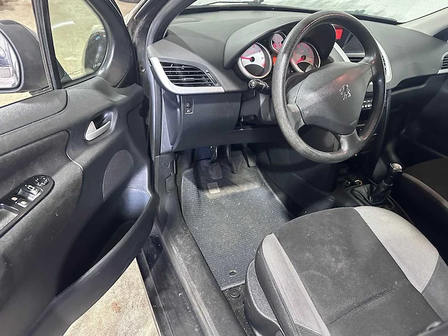 Peugeot - 207 sw- 1.4 x-line - 90-xz-xj - afbeelding 9 van  19