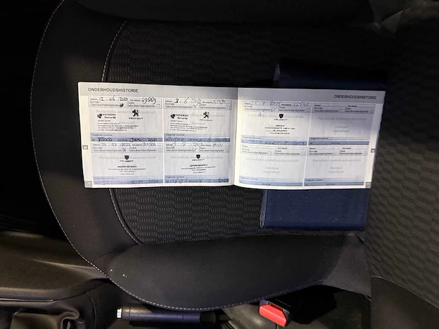 Peugeot - 208 - 1.2 puret. blue lion, pj-681-t - afbeelding 11 van  13