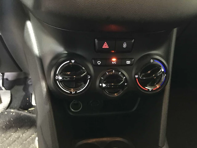 Peugeot - 208 - 1.2 puretech active - kr-948-s - afbeelding 7 van  21