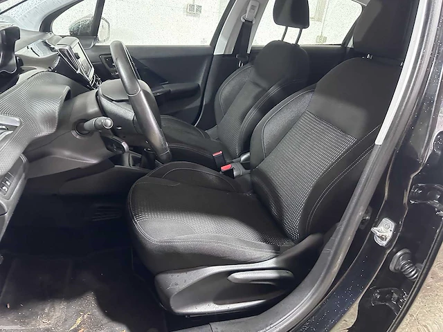 Peugeot - 208 - 1.2 puretech allure - nz-425-b - afbeelding 9 van  23