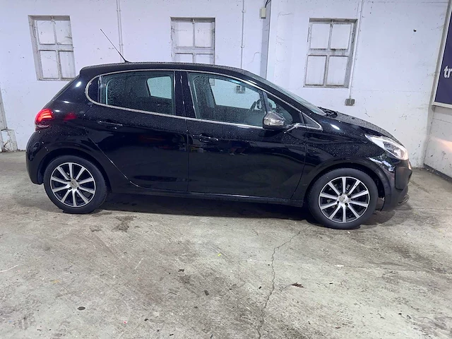 Peugeot - 208 - 1.2 puretech allure - nz-425-b - afbeelding 20 van  23
