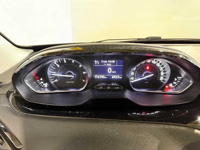 Peugeot - 208 - 1.2 vti blue lease, 20-xzp-3 - afbeelding 2 van  14