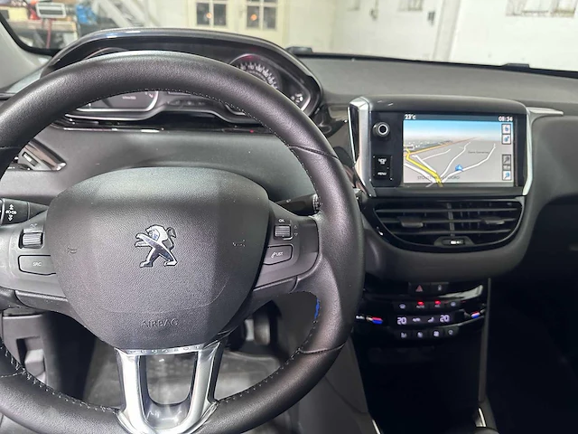 Peugeot - 208 - 1.2 vti envy - 73-zlh-2 - afbeelding 2 van  23