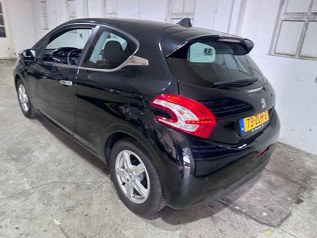 Peugeot - 208 - 1.2 vti envy - 73-zlh-2 - afbeelding 17 van  23