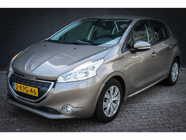 Peugeot - 208 - 1.2 vti envy 2-kpg-46 - afbeelding 1 van  18
