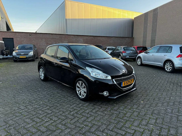 Peugeot - 208 - 1.4 vti access - s-571-zt - afbeelding 2 van  9