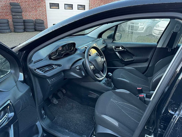 Peugeot - 208 - 1.4 vti access - s-571-zt - afbeelding 5 van  9