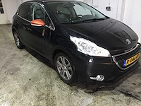 Peugeot - 208 - 1.6 e-hdi blue lease - r-046-ft - afbeelding 23 van  25