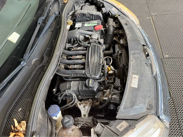 Peugeot - 208 - personenauto - 2012 - afbeelding 19 van  27