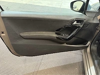 Peugeot - 208 - personenauto - 2012 - afbeelding 20 van  27