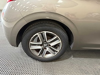 Peugeot - 208 - personenauto - 2012 - afbeelding 9 van  27