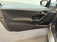 Peugeot - 208 - personenauto - 2012 - afbeelding 20 van  27