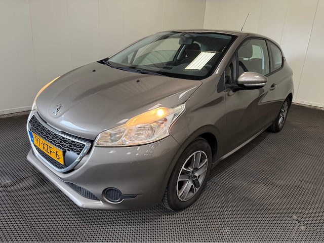 Peugeot - 208 - personenauto - 2012 - afbeelding 12 van  27