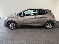 Peugeot - 208 - personenauto - 2012 - afbeelding 21 van  27