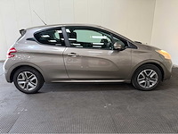 Peugeot - 208 - personenauto - 2012 - afbeelding 23 van  27