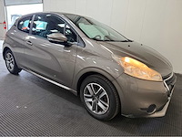 Peugeot - 208 - personenauto - 2012 - afbeelding 24 van  27
